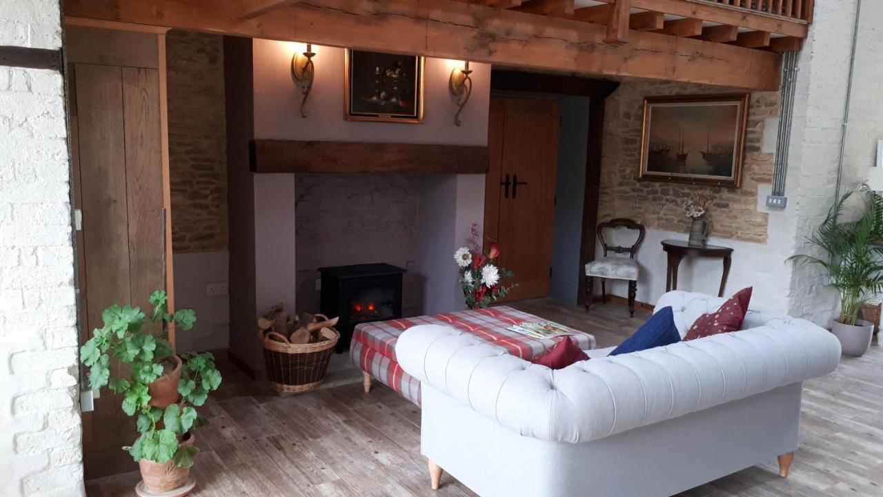 Bed and Breakfast The Byre North End Farm Ashton Keynes Zewnętrze zdjęcie